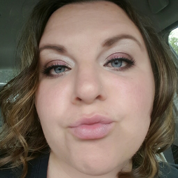 Profile Picture of Durenda Munford (@durendam) on Poshmark