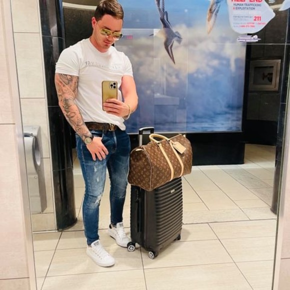 Profile Picture of Ladislao Diaz borroto (@ladislaod) on Poshmark