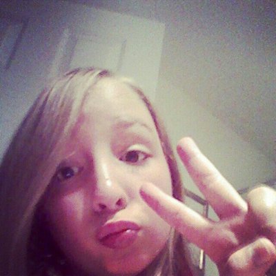 Profile Picture of Abby Lowe (@abbylowe111) on Twitter