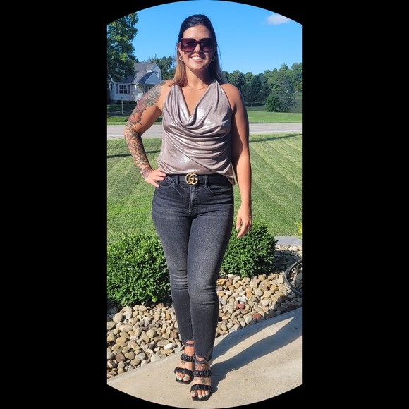 Profile Picture of Shannon Tinstman (@sla3353) on Poshmark