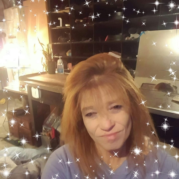 Profile Picture of Kimmie Mishler (@kimmiemishler) on Poshmark