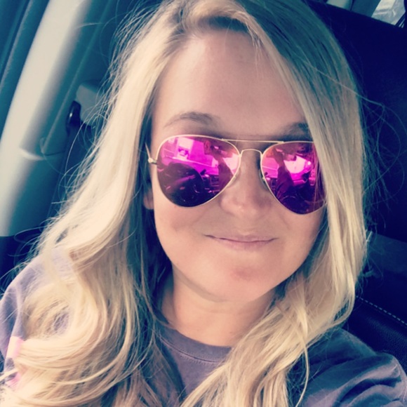 Profile Picture of Mallory Baskins (@mbcrews89) on Poshmark