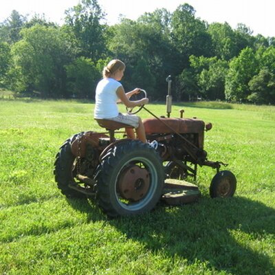 Profile Picture of Jeanine Davis (@OurTinyFarm) on Twitter