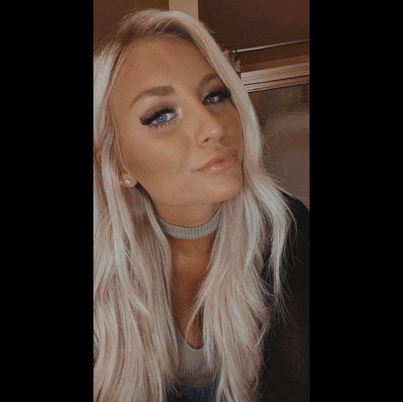 Profile Picture of Amanda Devargas (@oreo_mandy) on Poshmark