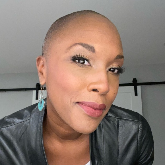 Profile Picture of Leah Williams (@diaspora333) on Poshmark