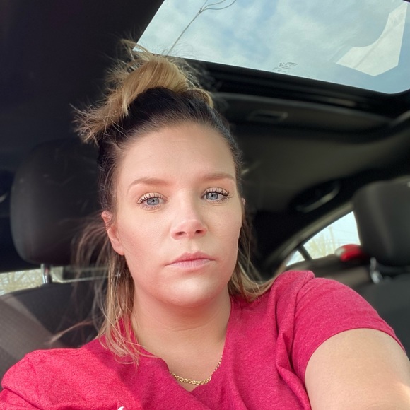 Profile Picture of Tabitha Clay (@tabithaclay29) on Poshmark