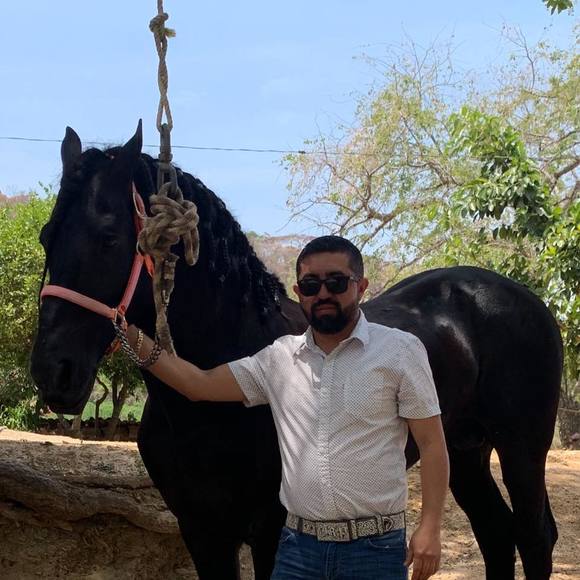 Profile Picture of Gil Rodriguez (@rodriguezgil22) on Poshmark