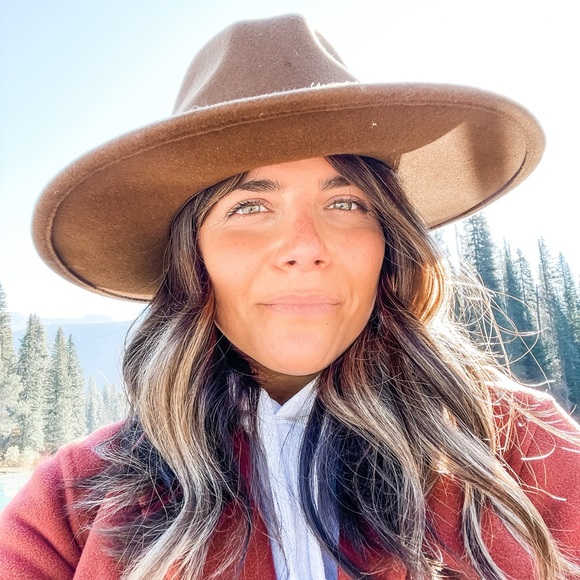 Profile Picture of Jen Skjerven (@jenskjerven) on Poshmark