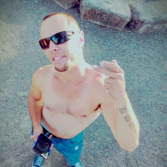 Profile Picture of Brian Manzi (@bmanzi88) on Poshmark