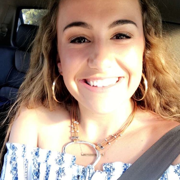 Profile Picture of Katelyn Pedersen (@katelynpede_) on Poshmark