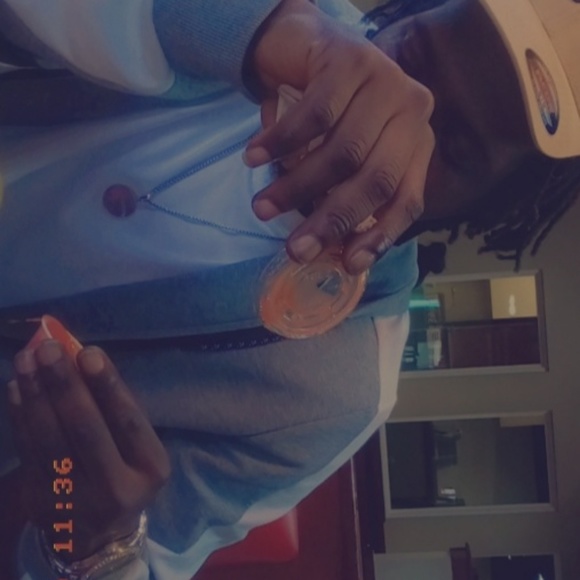 Profile Picture of Markettous Kimble (@markettousk) on Poshmark