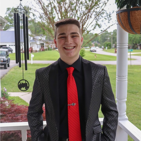 Profile Picture of Jones Waggoner (@joneswag10) on Poshmark