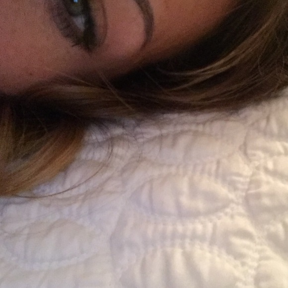 Profile Picture of Tiffany Cerefice (@tiffanycerefice) on Poshmark