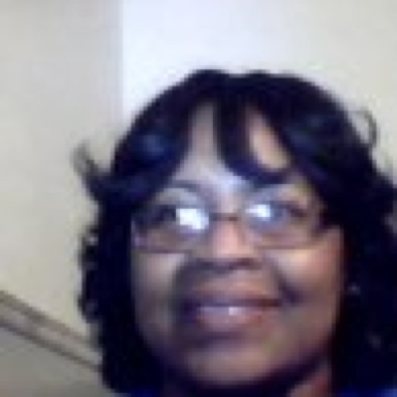 Profile Picture of Yolanda Keys (@londadoe) on Poshmark
