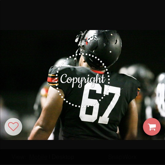 Profile Picture of Dandre Richard (@dandre67) on Poshmark
