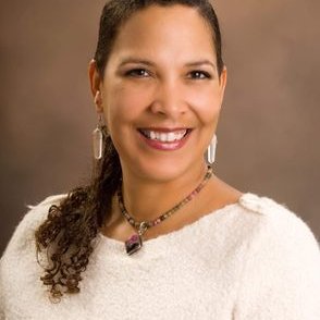 Profile Picture of Jacquelyn Calderon Brewer (@zoistedragon) on Twitter