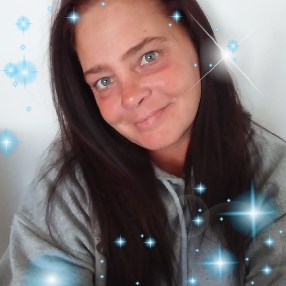 Profile Picture of Kristine Kagarise (@kristinekag) on Poshmark