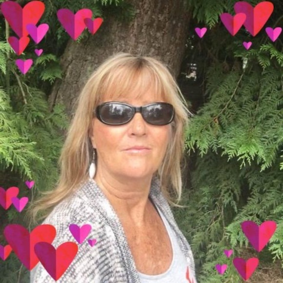 Profile Picture of Jan Boyer (@jan_boyer) on Poshmark