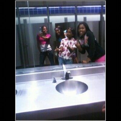 Profile Picture of Jasminetilghman (@jasminet123) on Twitter