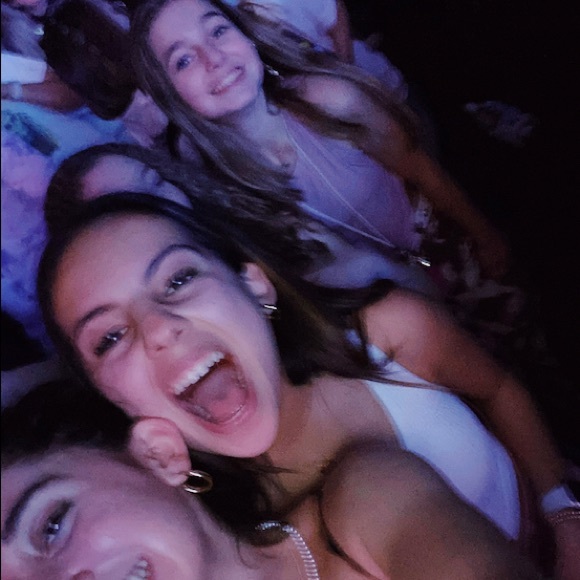 Haley Busch - Poshmark Profile Picture of Haley Busch (@hbusch192) on Poshmark