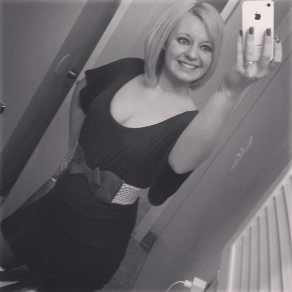 Profile Picture of Jenna Burris (@jennamarlene) on Poshmark