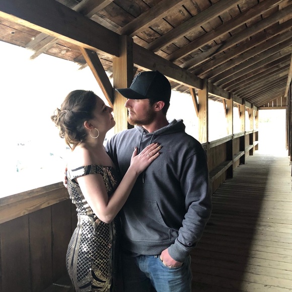 Profile Picture of Angela Cutchall (@cutchall537) on Poshmark