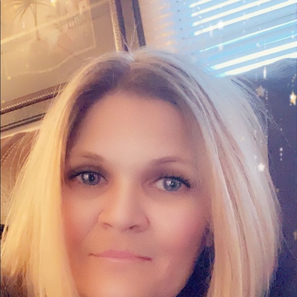 Profile Picture of Chasity Roberts (@chasityrober645) on Poshmark