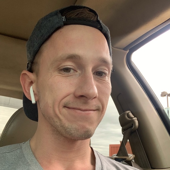 Profile Picture of Bradley Maples (@bradleymaples) on Poshmark