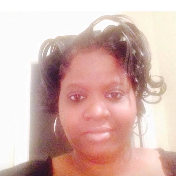 Profile Picture of Cassandra Nixon-long (@sannie1) on Poshmark