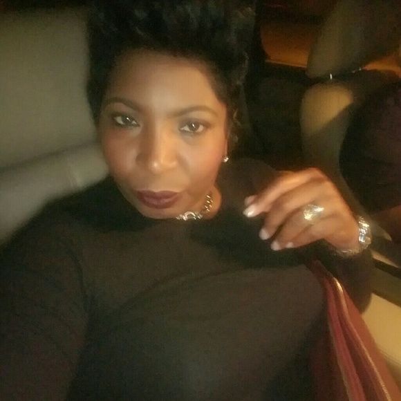 Profile Picture of Demitrius Brown (@lionelj88) on Poshmark