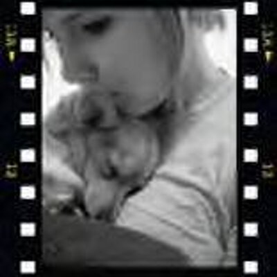 Profile Picture of Nichole Hinkle (@temporaryfields) on Twitter