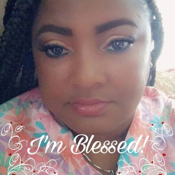 Profile Picture of Raydine Mccray (@raydinemintz) on Poshmark