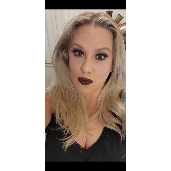 Profile Picture of Bryanna Enterline (@benterline08) on Poshmark