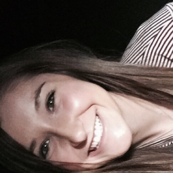 Profile Picture of Danielle Billmaier (@dbillmaier) on Poshmark