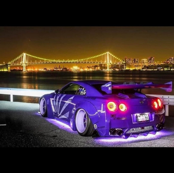 Profile Picture of Heidi Simoneau (@ivy514mtl) on Poshmark