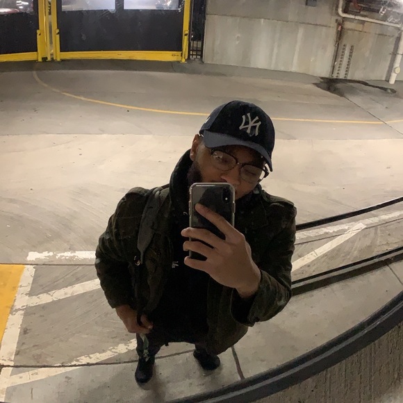 Profile Picture of Matthew Clayburn (@mclayburn) on Poshmark