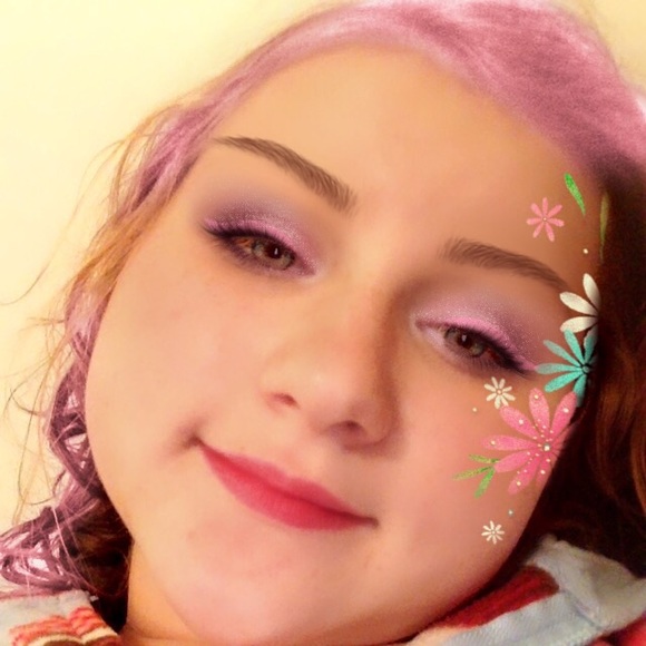 Profile Picture of Evie Klamm (@evie2006) on Poshmark