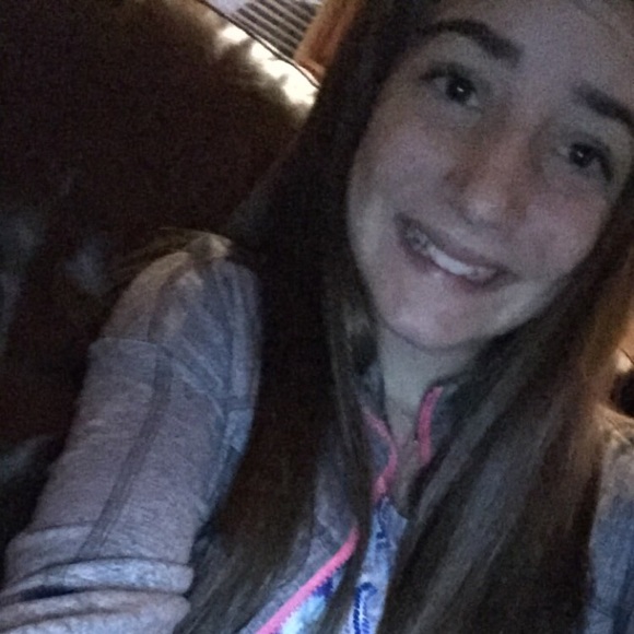Profile Picture of Libby Dusek (@ljdusek) on Poshmark