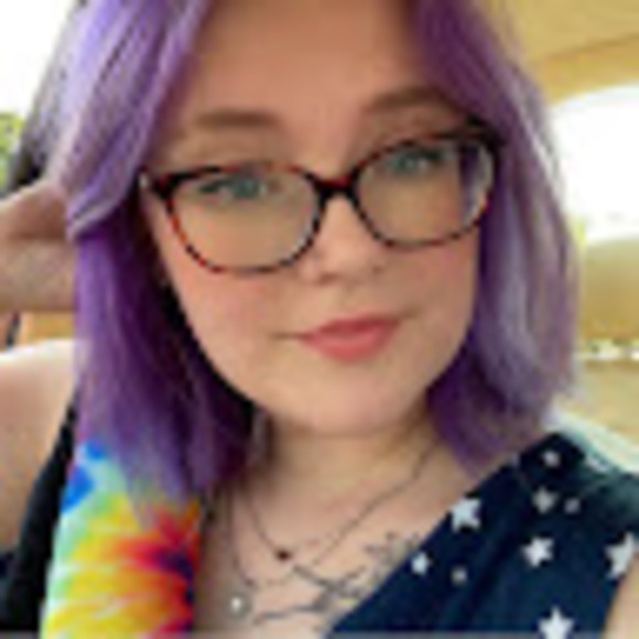 Profile Picture of Alexis Bredestege (@a_bredestege) on Poshmark