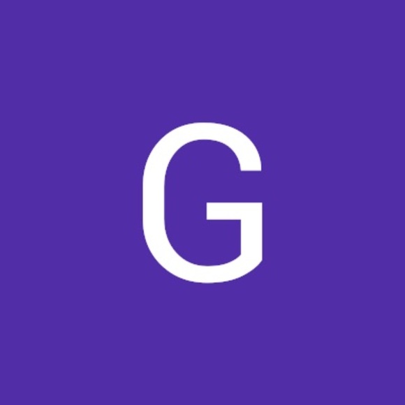 Profile Picture of Gianna Lenoci (@gmlenoci) on Poshmark