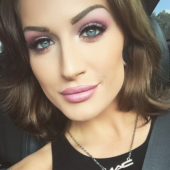Profile Picture of Samantha Fredrick (@sfredrick91) on Poshmark
