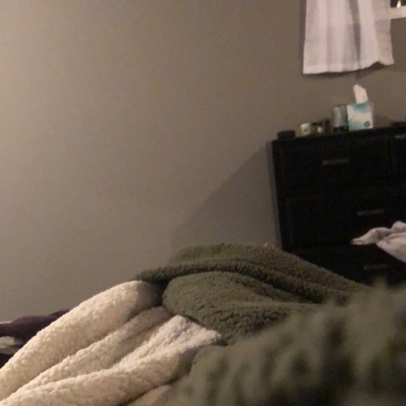 Profile Picture of Halle Schaafsma (@halleschaafsma) on Poshmark