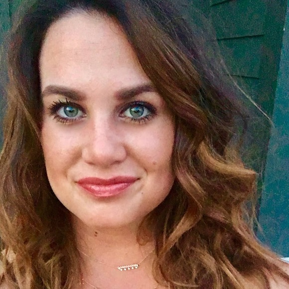 Profile Picture of Caitlin Owsley (@caitlinowsley) on Poshmark