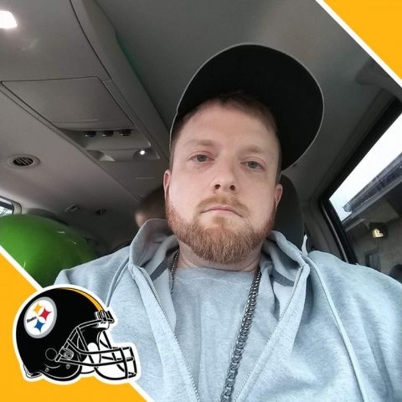 Profile Picture of Christopher Allinder (@c_allinder) on Poshmark