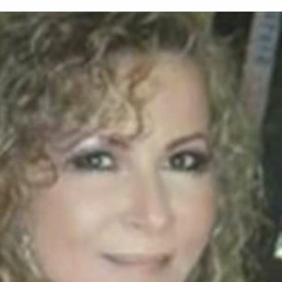 Profile Picture of Birdie Pinales (@birdiepinales) on Poshmark