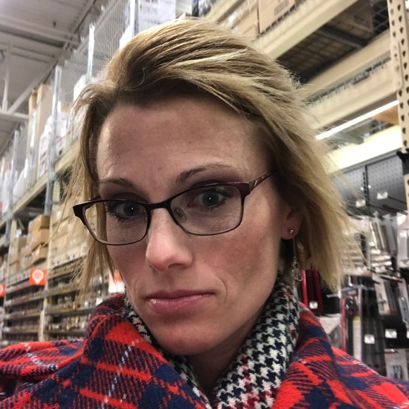 Elizabeth Rudgers - Poshmark Profile Picture of Elizabeth Rudgers (@noble517) on Poshmark