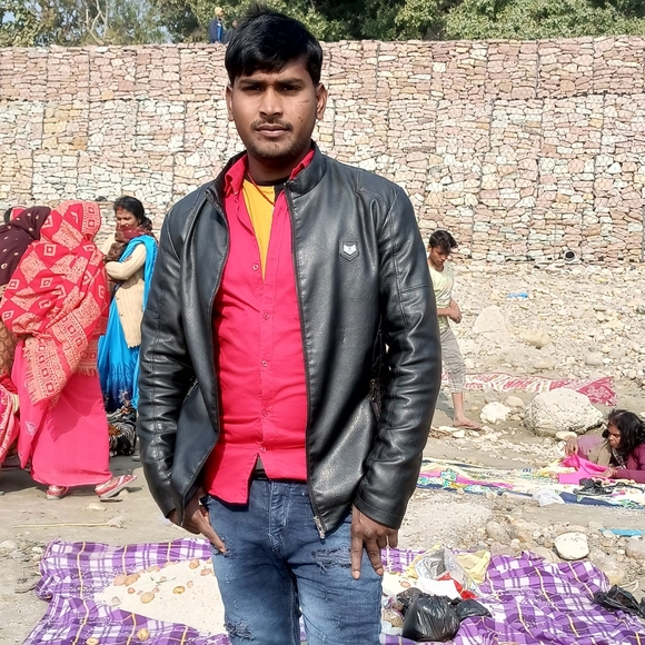 Profile Picture of Naresh Kumar (@nareshkumar168) on Poshmark