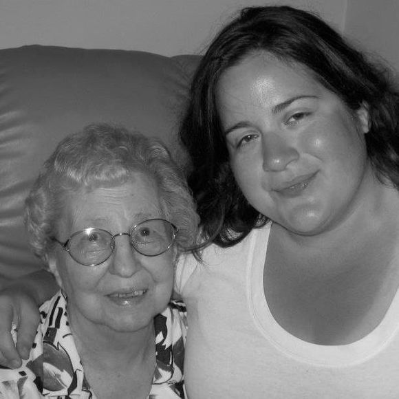 Profile Picture of Laura Vigen (@laurahavice) on Poshmark