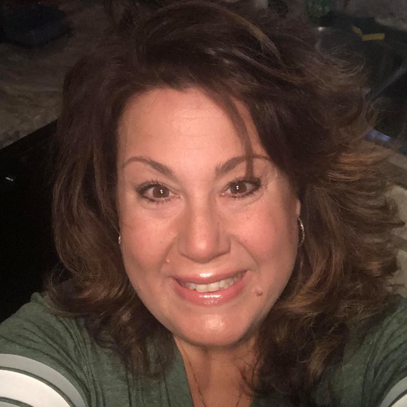 Profile Picture of Paula Collette (@pcollette7) on Poshmark