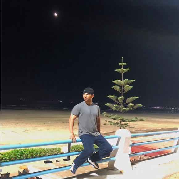 Profile Picture of Joseph 🇨🇦🍁 Zaki (@jyzaki) on Poshmark